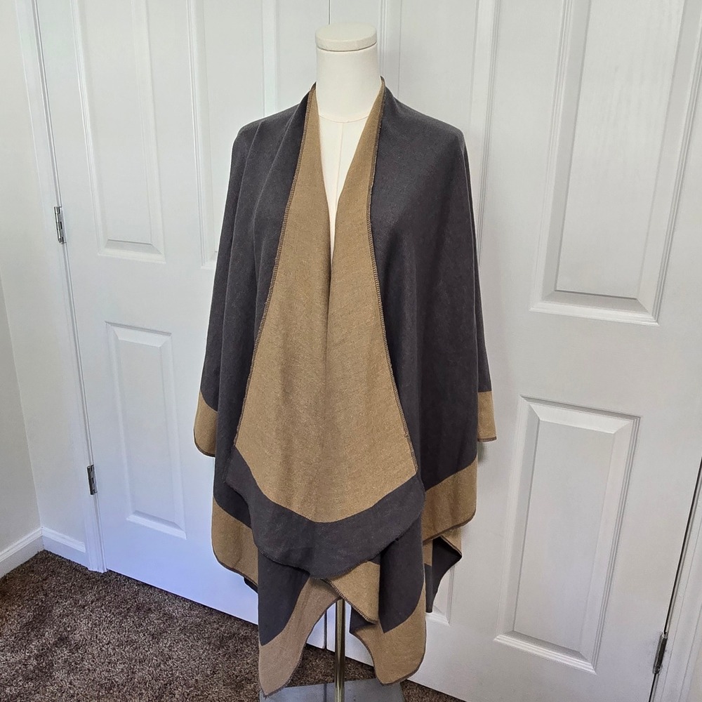 Unbranded Poncho Wrap Women One Size Tan Grey Reversible Colorblock Open Front - Picture 3 of 4